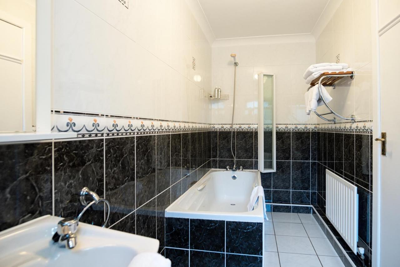 Woodside Lodge Accomodation 웨스트포트 외부 사진